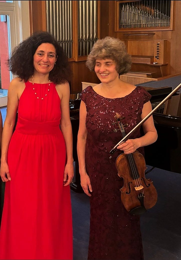 Anna Seropian, Julia Weissmann