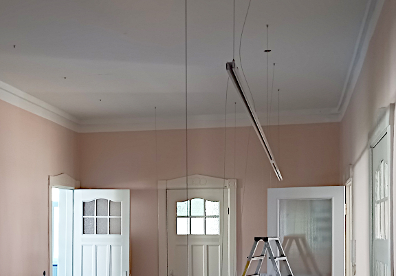 Lichtleiste im Foyer