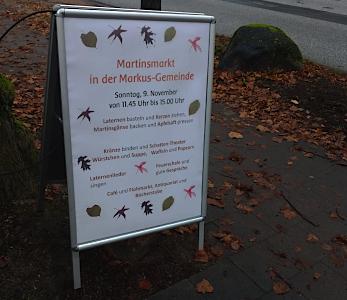 Aufsteller an der Grundstückseinfahrt