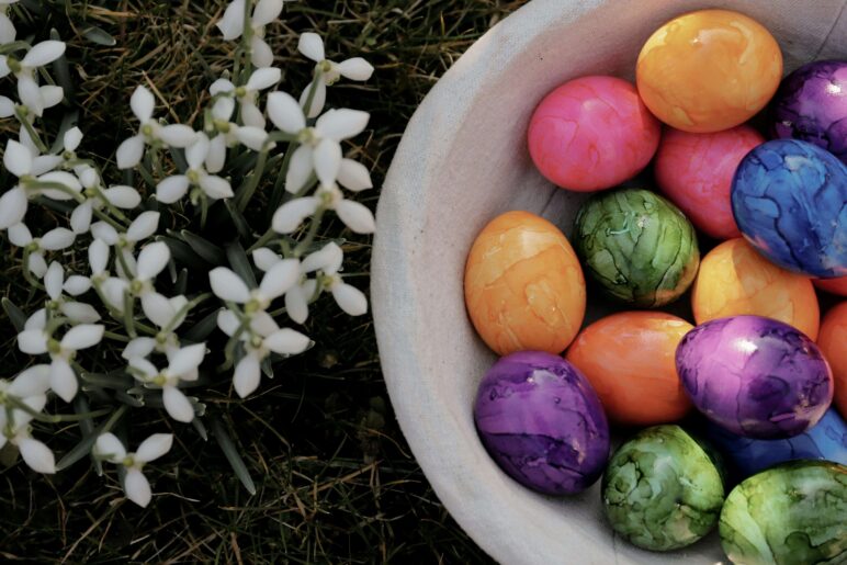 Osterfeier für die Kinder und Sonntagscafé